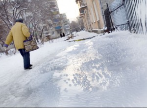 84% случаев травматизма из-за гололеда в Москве произошли на асфальтном покрытии
