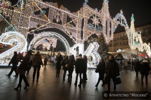 Туристы приезжали на фестиваль «Путешествие в Рождество», площадки которого приняли около 11 миллионов человек