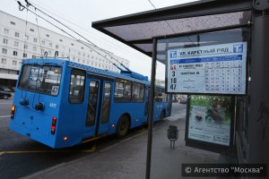 На остановках общественного транспорта в столице установят больше 300 табло со временем прибытия автобусов