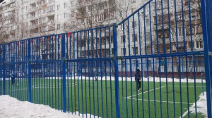 В районе Бирюлево Восточное отремонтировали спортивную площадку