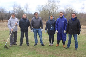Глава управы района Бирюлево Восточное Кирилл Канаев вместе с командой единомышленников привели Яблоневый сад в порядок