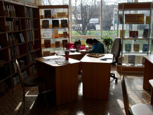 Сотрудники библиотеки №138 обозначили начало акции 1 апреля