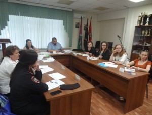 В районе Бирюлево Восточное провели очередное заседание Комиссии по делам несовершеннолетних и защите и прав.