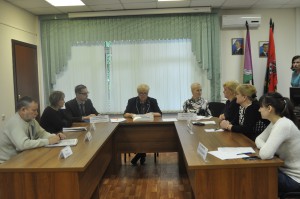 Заседание провела глава муниципального округа Елена Яковлева. 