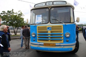 За рулем «Фердинанда»: на ретро-параде автобусов москвичи смогли не только увидеть, но и посидеть в раритетных экспонатах 