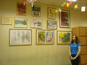 На фото юная художница Мария Мамедова