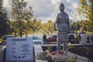 Памятник женщинам-героям обороны Москвы в районе Чертаново Центральное