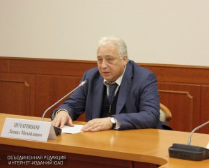Заместитель мэра по вопросам социального развития Леонид Печатников