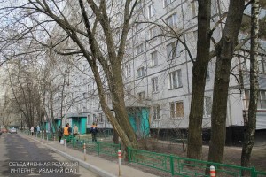 По просьбе местного жителя в районе Бирюлево Восточное отремонтировали бордюры