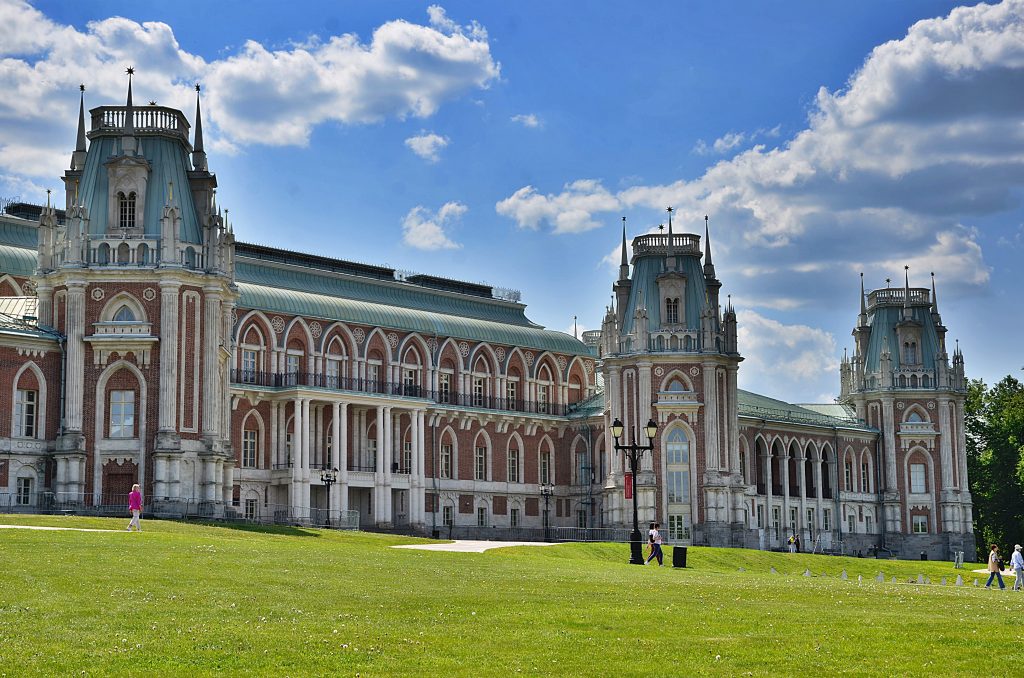 Организаторы подготовили программу ко Дню города на территории музея-заповедника «Царицыно». Фото: Анна Быкова, «Вечерняя Москва»