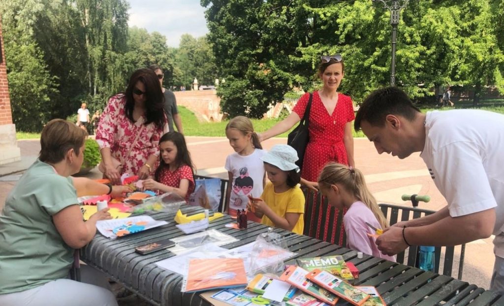 «Ближе к природе»: сотрудники библиотеки №137 провели программу для детей. Фото: официальная страница библиотеки №137 в социальных сетях