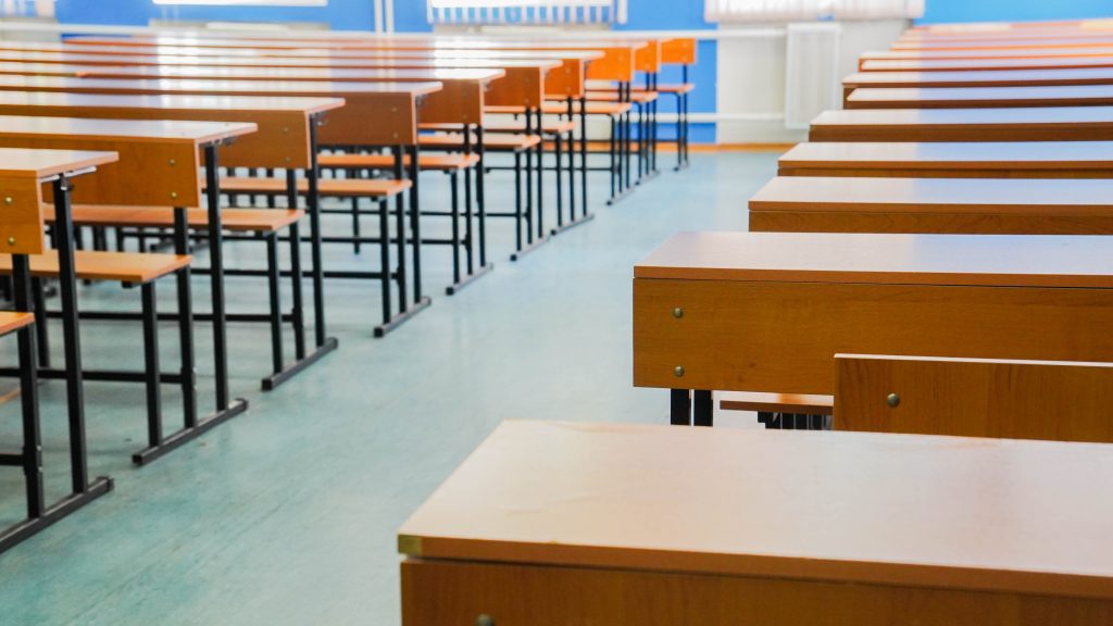 Пункт сбора гуманитарной помощи открыли в школе №508. Фото: Ксения Догонашева, «Вечерняя Москва»