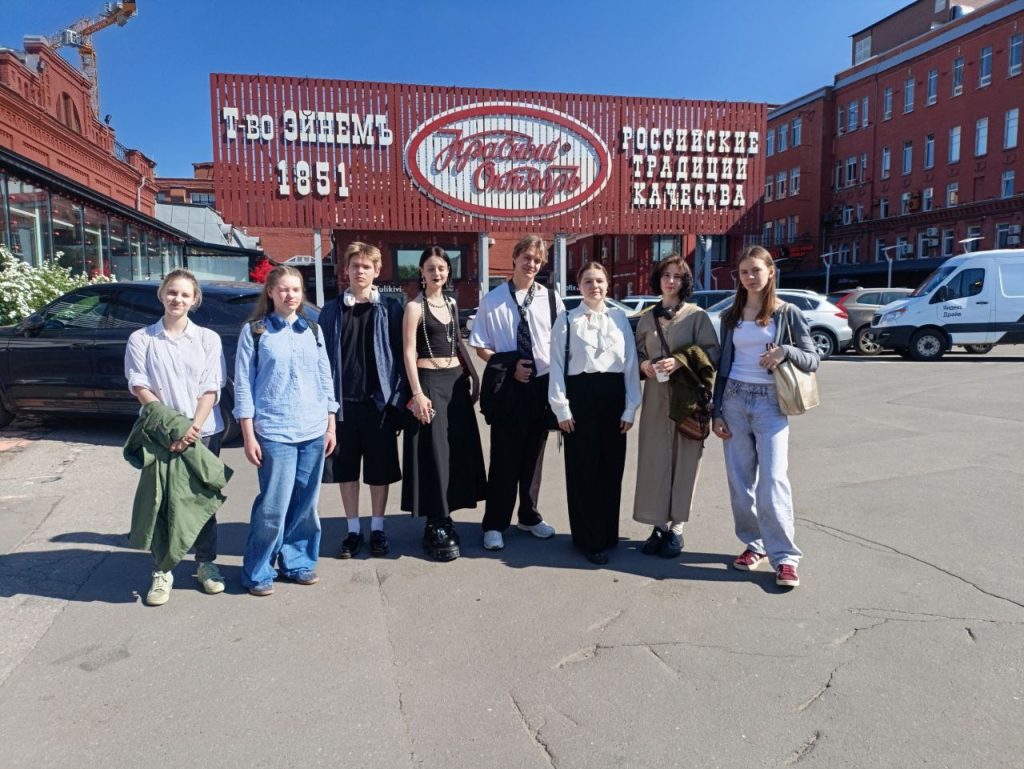 Студентов КДПИ имени Карла Фаберже наградили в «Красном Октябре». Фото: страница Колледжа декоративно-прикладного искусства имени Карла Фаберже в социальных сетях