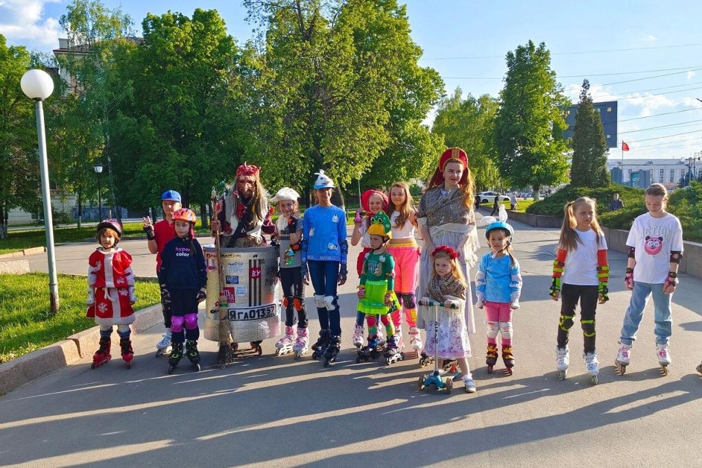 Мастер-класс по катанию на роликах с Бабой-Ягой состоится в МЗ «Царицыно». Фото: сайт МЗ «Царицыно»