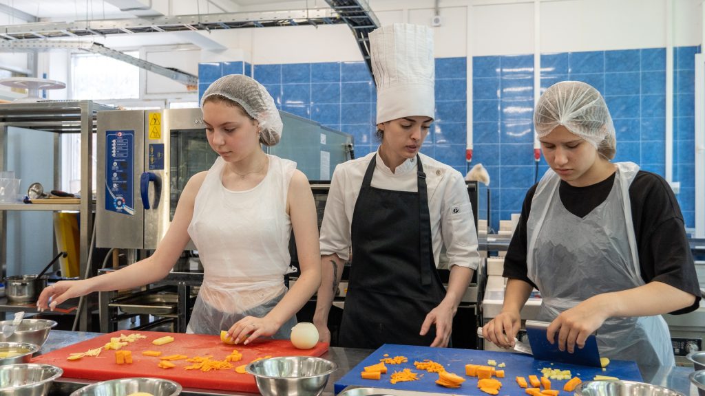 Проект «Лето моей карьеры» проходит в Пищевом колледже №33. Фото: ГБПОУ Пищевой колледж №33