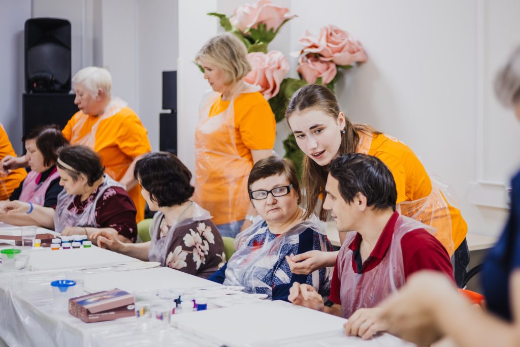 Представители школы №902 «Диалог» стали участниками мемориально-патронатной акции. Фото: официальная станица школы №902 «Диалог» в социальных сетях