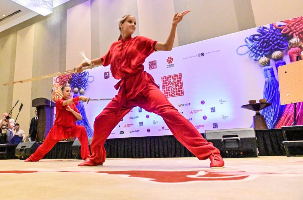 Более 300 игроков приняли участие в Кубке посла Китая по Вэйци. Фото: Сергей Киселев, Агентство городских новостей «Москва»