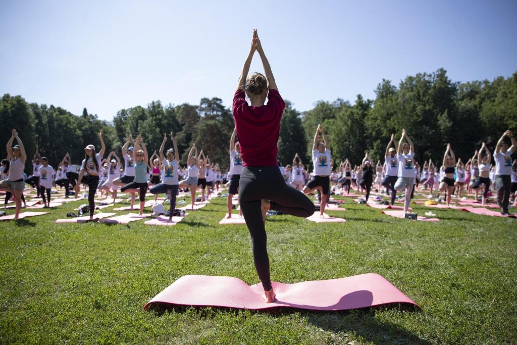 Представители МЗ «Царицыно» анонсировали занятия по йоге на стадионе «Огонек». Фото: сайт музея-заповедника «Царицыно»