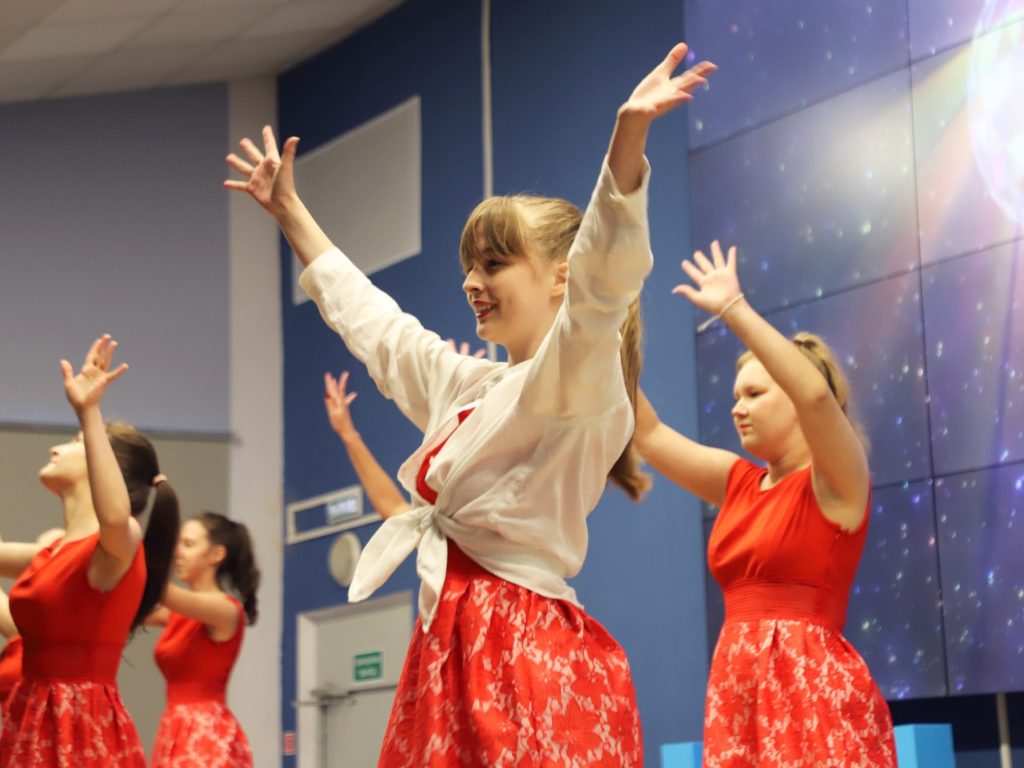 Концерт в честь Дня города прошел в Финансовом колледже №35. Фото: страница Финансового колледжа №35 в социальных сетях