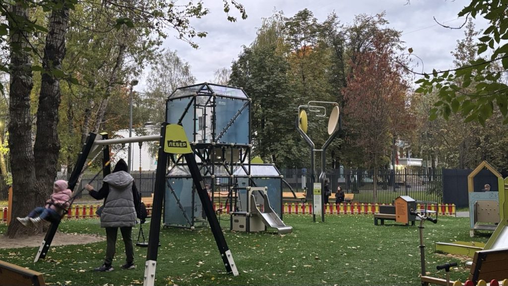 Новая детская площадка появилась в Бирюлеве Восточном. Фото: Telegram-канал управы района Бирюлево Восточное