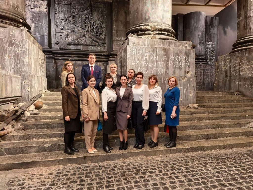 Более 400 представителей судебной системы Москвы почтили подвиг героев в Музее Победы. Фото: Пресс служба департамента по обеспечению деятельности мировых судей г. Москвы