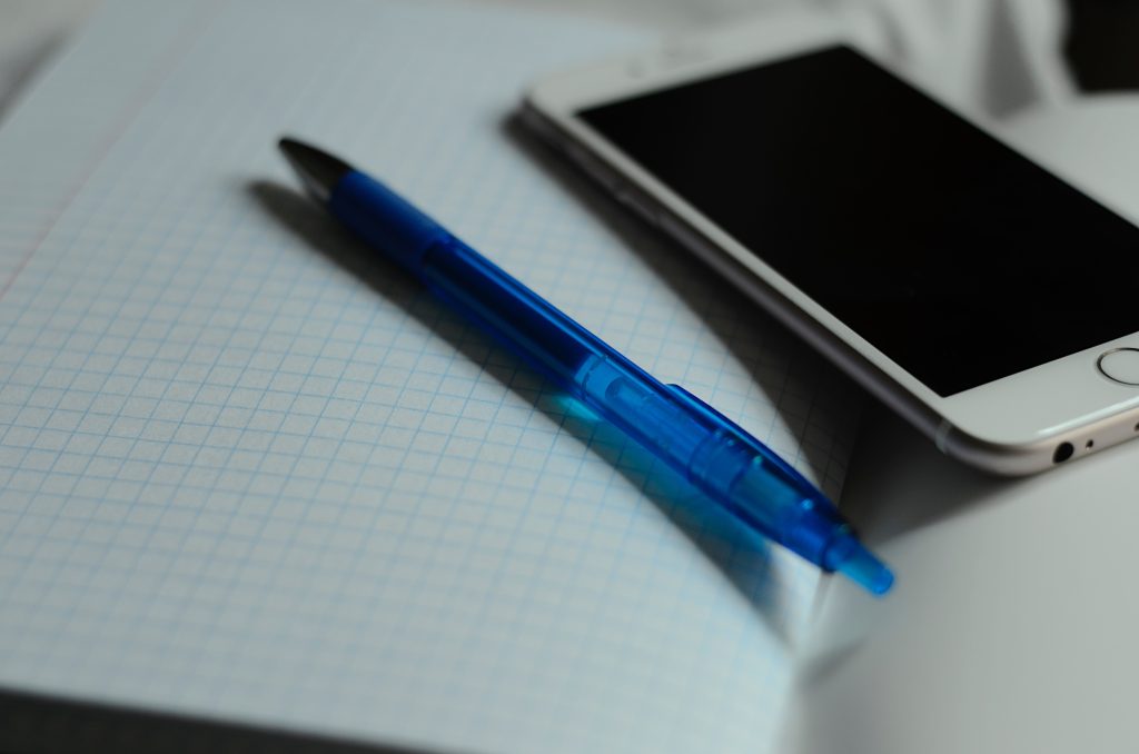 Представители КДПИ имени Карла Фаберже организуют день открытых дверей. Фото: Анна Быкова, «Вечерняя Москва»