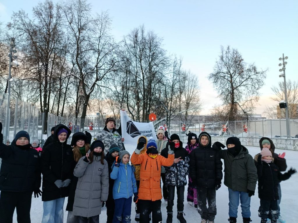 Танцевальный флешмоб провели члены Молодежной палаты района Бирюлево Восточное. Фото: официальная страница Молодежной палаты района Бирюлево Восточное в социальных сетях