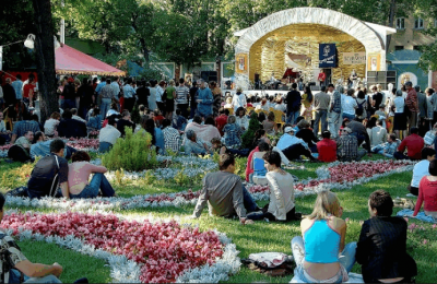 Фестиваль «Джаз в саду Эрмитаж» в 18-ый раз пройдет в Москве