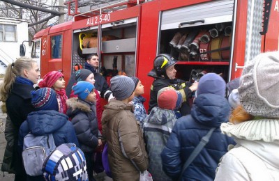 Экскурсии для школьников в районную пожарную часть организуют сотрудники библиотеки