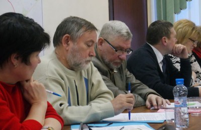 Депутат муниципального округа Бирюлево Восточное Евгений Бутов (третий слева)