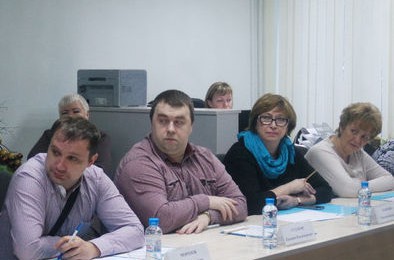 Депутат Татьяна Лапшина (на фото вторая справа)