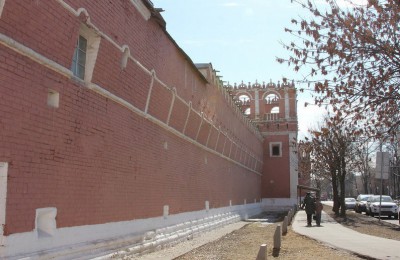 На фото территория Донского монастыря