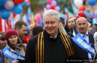 Мэр Москвы Сергей Собянин встретил Первомай в рядах участников праздничной демонстрации