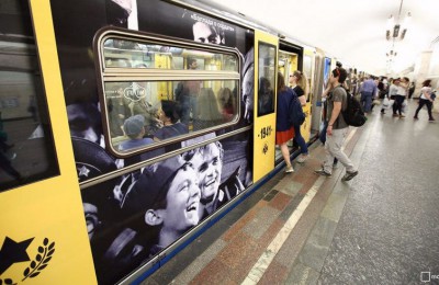 В столичном метро запустили несколько тематических поездов Кино Победы