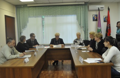 Заседание провела глава муниципального округа Елена Яковлева.