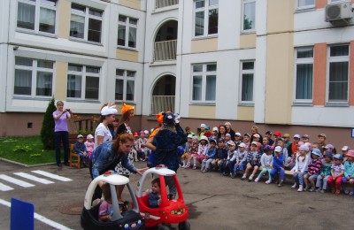 Детям рассказали элементарные правила дорожного движения