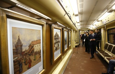 Открытие новой выставки в поезде московского метро "Акварель"