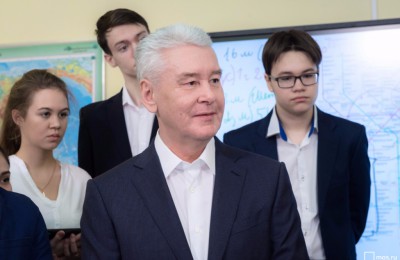 Москвы Сергей Собянин заявил, что в ближайшие 5 лет школы Москвы будут оснащены современной IT-инфраструктурой.
