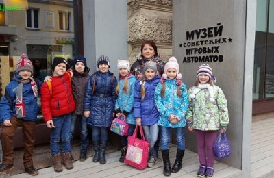 Ученики школы №902 в музее советских игровых автоматов