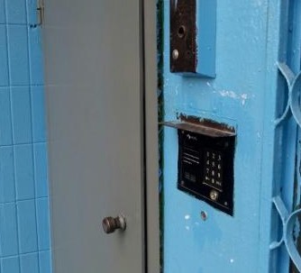 Отремонтированная дверь