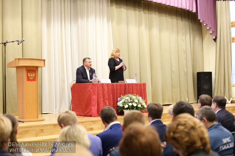 На встрече жителей с и.о. префекта Ириной Концевой