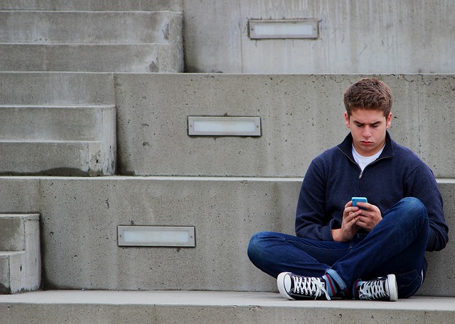 подросток, телефон, интернет