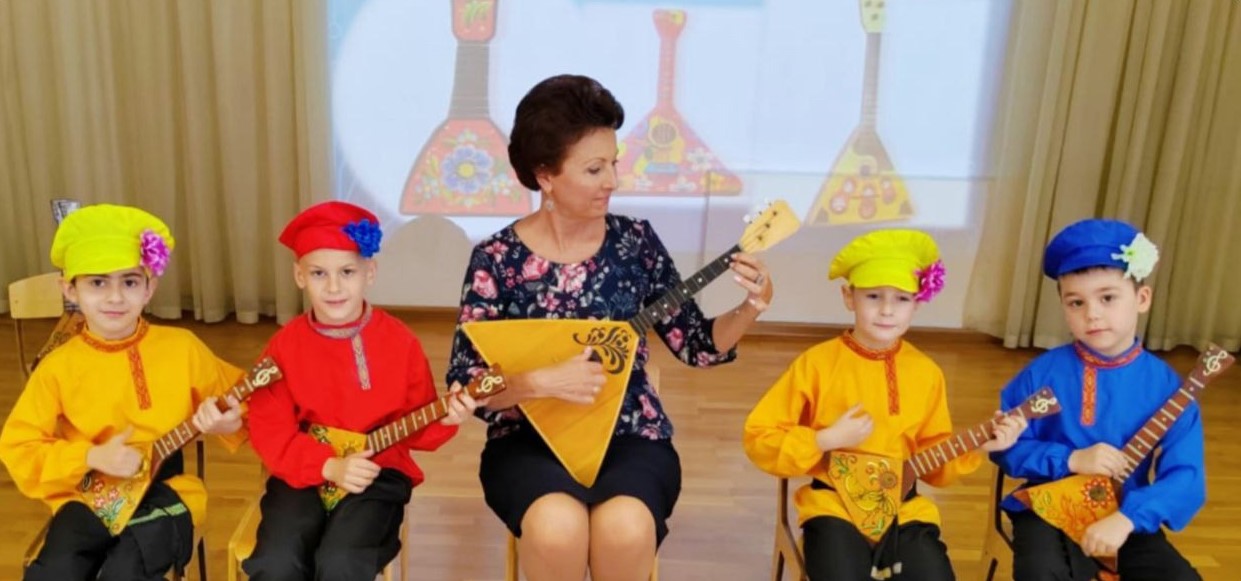 Сотрудники школы №902 провели тематический день. Фото: официальная страница школы №902 «Диалог» в социальных сетях