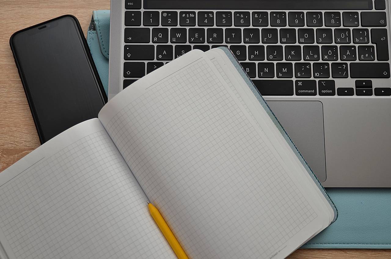 На данный момент на ресурсе размещено свыше 230 материалов: статей, инструкций, памяток, вебинаров, интервью и экспертов. Фото: Анна Быкова, «Вечерняя Москва»