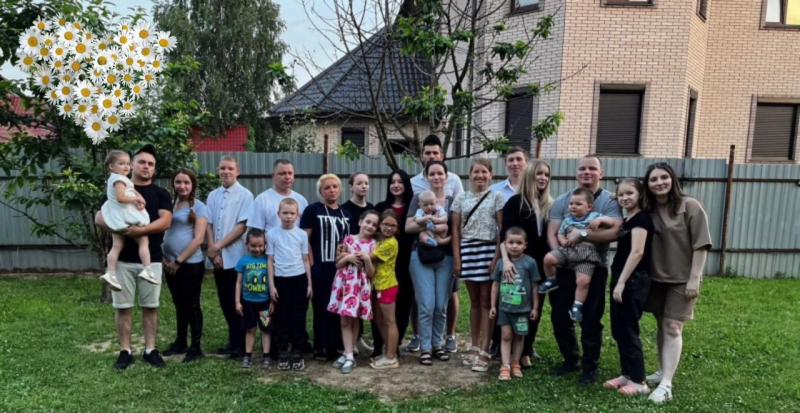 Сергей Хачатурян поздравил семьи сотрудников с Днем семьи, любви и верности. Фото: пресс-служба УВД по ЮАО