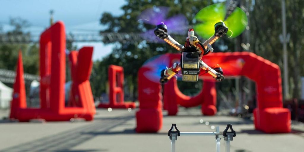 Состязания являются первыми официальными международными соревнованиями подобного типа в нашей стране. Фото: пресс-служба Департамента предпринимательства и инновационного развития города Москвы