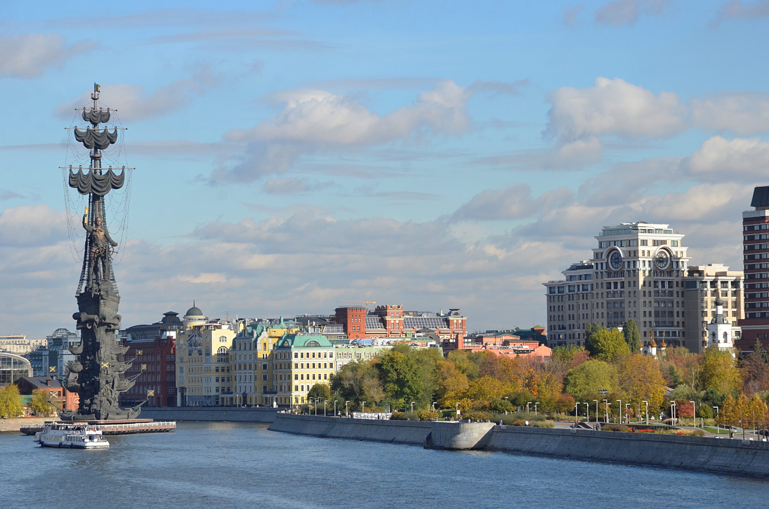 Фестиваль бега и полумарафон пройдут на Воробьевых горах 4 и 5 октября. Фото: Анна Быкова, «Вечерняя Москва»