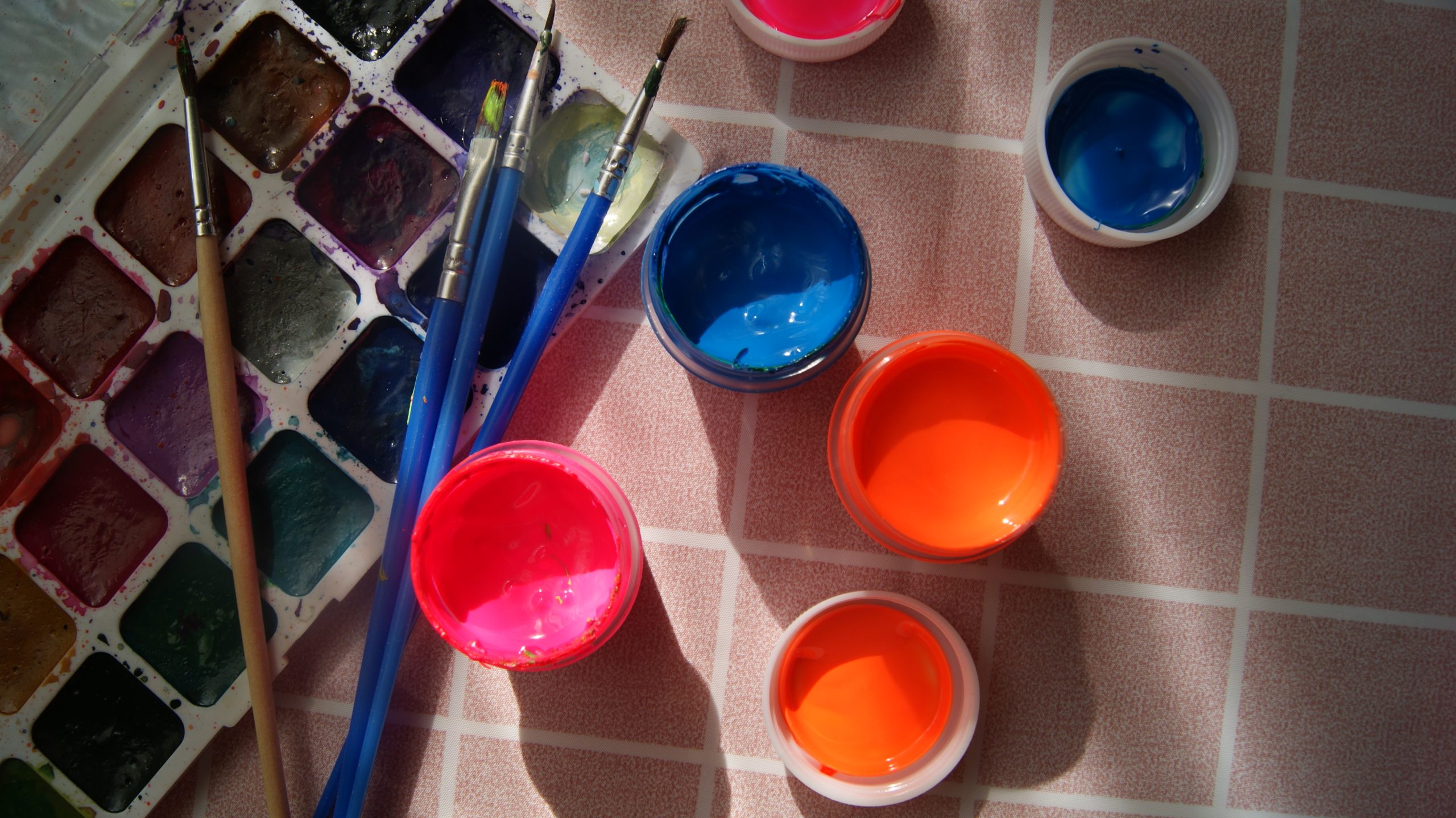 Сотрудники управы Бирюлева Восточного объявили о конкурсе «Волшебство маминой улыбки». Фото: Татьяна Петрыкина, «Вечерняя Москва»